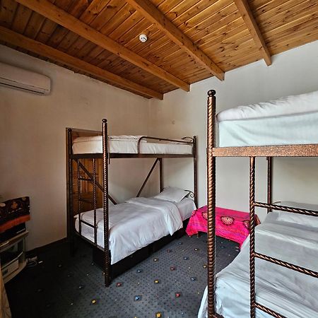 Sim-Sim Hostel & Backpackers ซามาร์คันด์ ภายนอก รูปภาพ